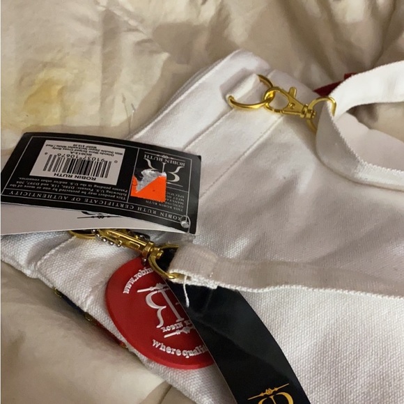 Orlando canvas cross body white bag with Orlando script in red double zipper - Picture 7 of 9